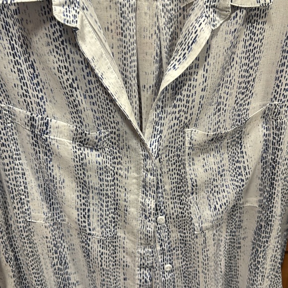 Cloth and Stone button up blouse size medium - Picture 3 of 4